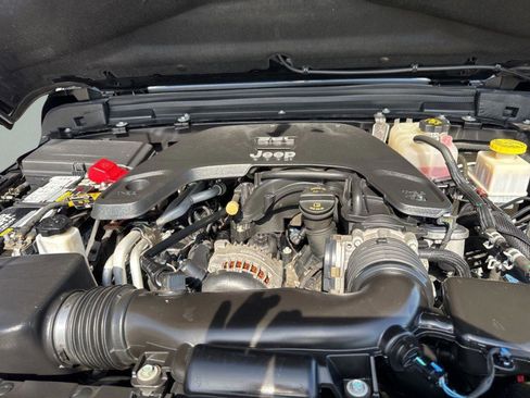 Used 2021 Jeep Gladiator Mojave AWD/4WD image 27