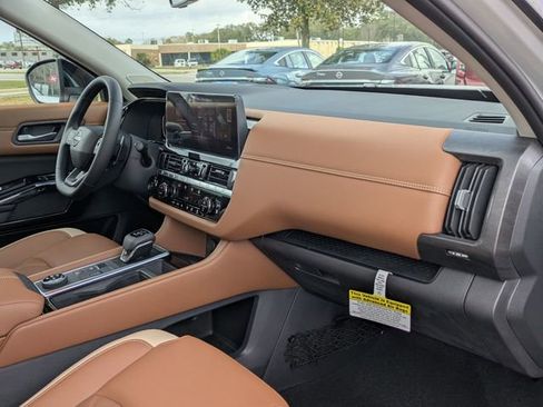 New 2026 Nissan Pathfinder Platinum image 35