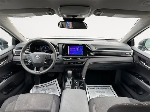 Used 2025 Toyota Camry LE image 10