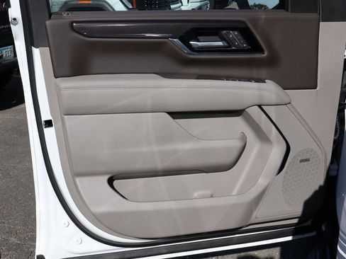 New 2026 GMC Yukon XL Elevation w/ LPO, Floor Liner Package AWD/4WD image 11