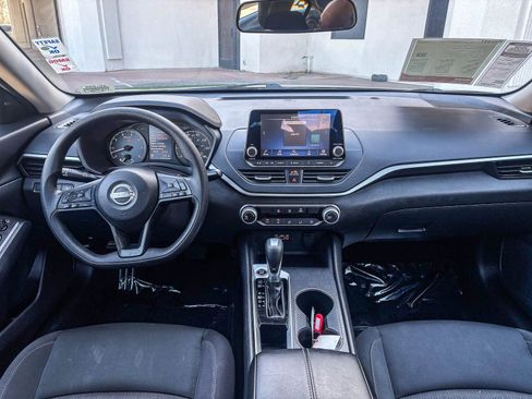 Used 2025 Nissan Altima 2.5 S FWD image 16