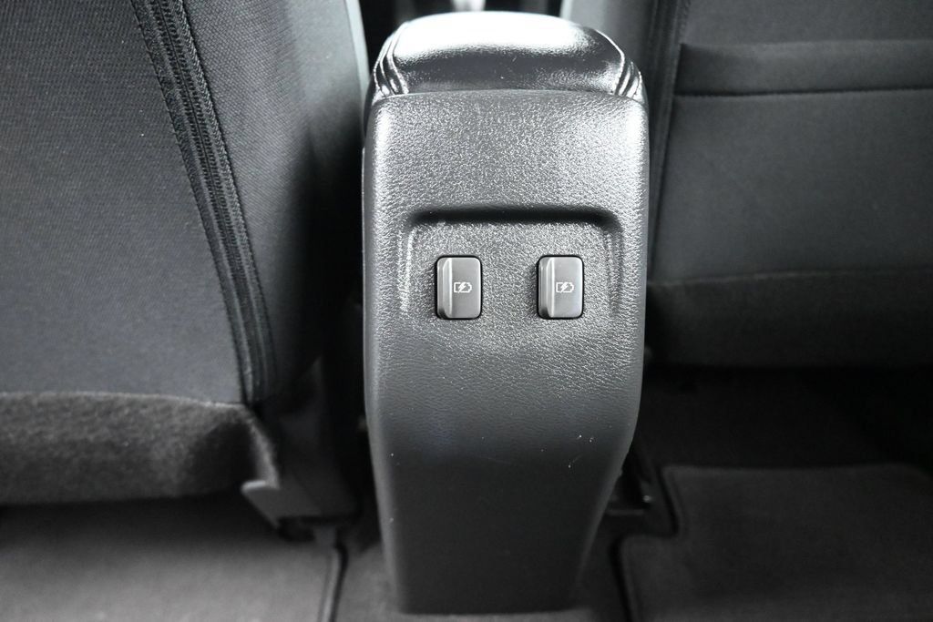 Used 2023 Nissan Kicks SR FWD image 33