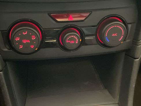 Used 2018 Subaru Crosstrek 2.0i Premium image 18