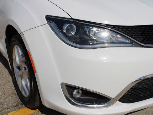 Used 2017 Chrysler Pacifica Touring Plus w/ Tire & Wheel Group image 36