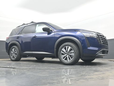New 2026 Nissan Pathfinder SL FWD image 18
