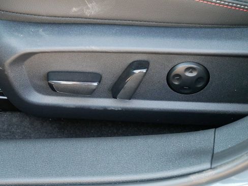 New 2026 Nissan Sentra SR w/ SR Premium Package FWD image 15