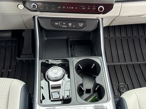 New 2026 Kia Carnival SX Prestige FWD image 5