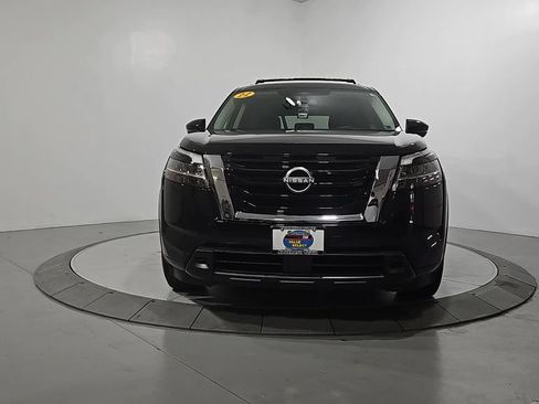 Used 2022 Nissan Pathfinder SV AWD/4WD image 9