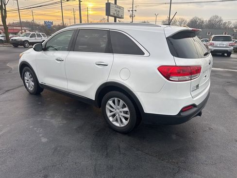 Used 2016 Kia Sorento LX image 5