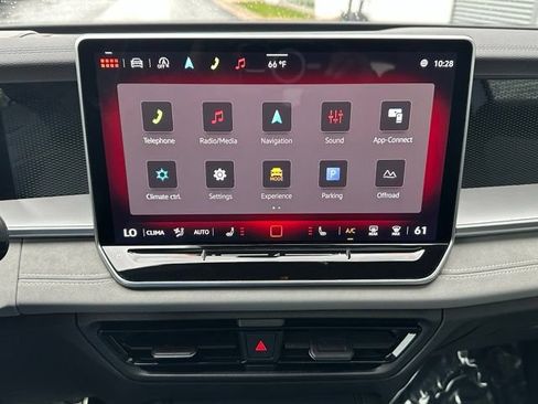 Certified 2025 Volkswagen Tiguan SE R-Line AWD/4WD image 35