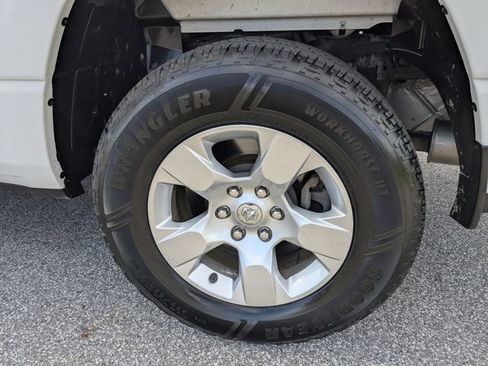 Used 2020 RAM 1500 Big Horn AWD/4WD image 16