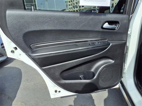 Used 2023 Dodge Durango SXT image 8