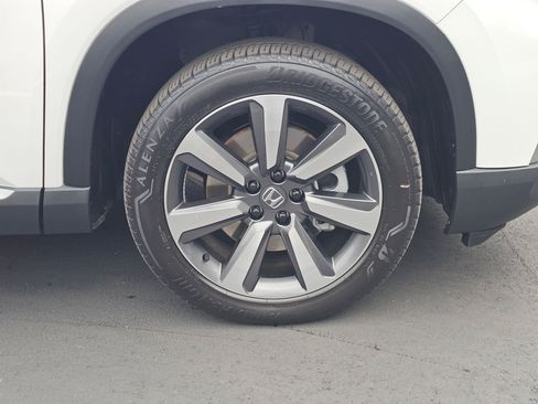 Used 2024 Honda Pilot Touring image 9
