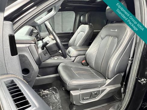 Used 2024 Ford Expedition Platinum AWD/4WD image 2