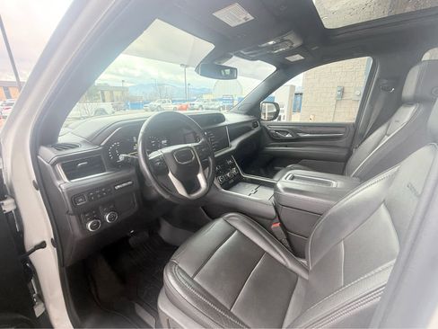 Used 2022 GMC Yukon XL Denali image 11