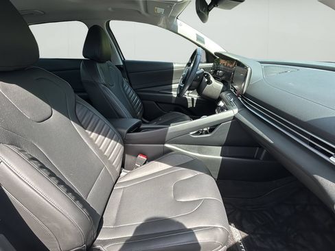 Certified 2023 Hyundai Elantra Limited FWD image 36