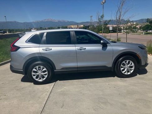 Used 2025 Honda CR-V LX image 12