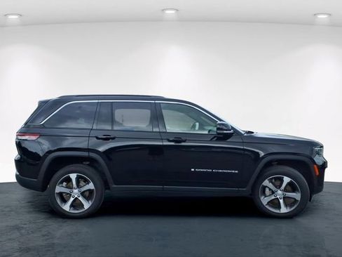 Used 2024 Jeep Grand Cherokee Limited AWD/4WD image 7