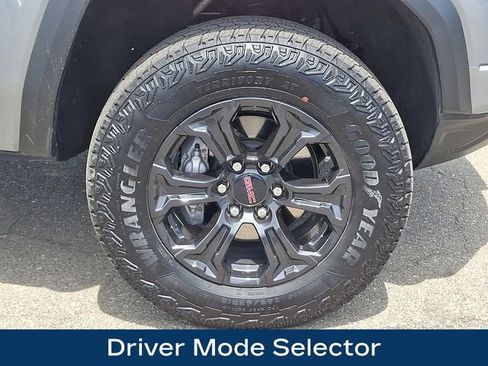 Used 2025 GMC Canyon Elevation w/ Convenience Package AWD/4WD image 29