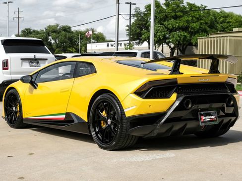 Used 2018 Lamborghini Huracan Performante image 10