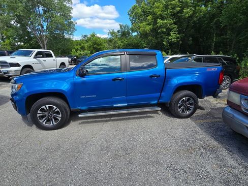 Used 2021 Chevrolet Colorado Z71 AWD/4WD image 3