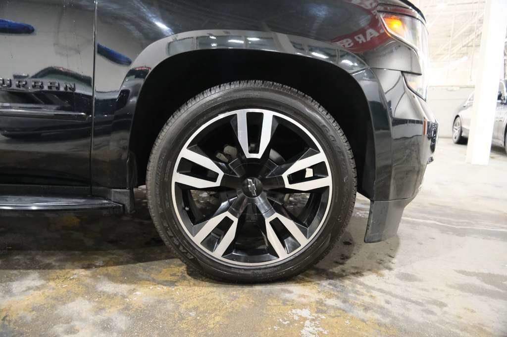 Used 2019 Chevrolet Suburban Premier AWD/4WD image 16