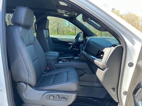 Used 2025 Chevrolet Suburban RST w/ Comfort Package image 54