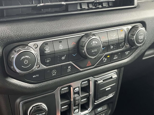 New 2026 Jeep Gladiator Sport AWD/4WD image 22