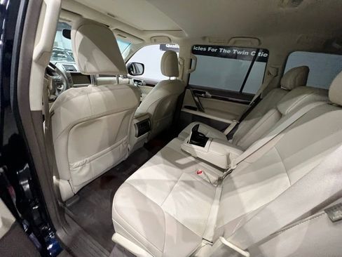 Used 2018 Lexus GX 460 Premium w/ Premium Package image 27