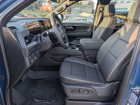 New 2026 Chevrolet Suburban Premier w/ Sun And Tow Package image 17