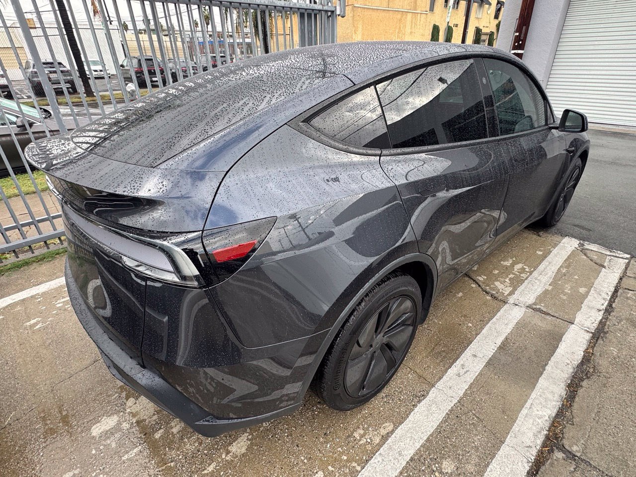 Used 2026 Tesla Model Y 2WD image 3