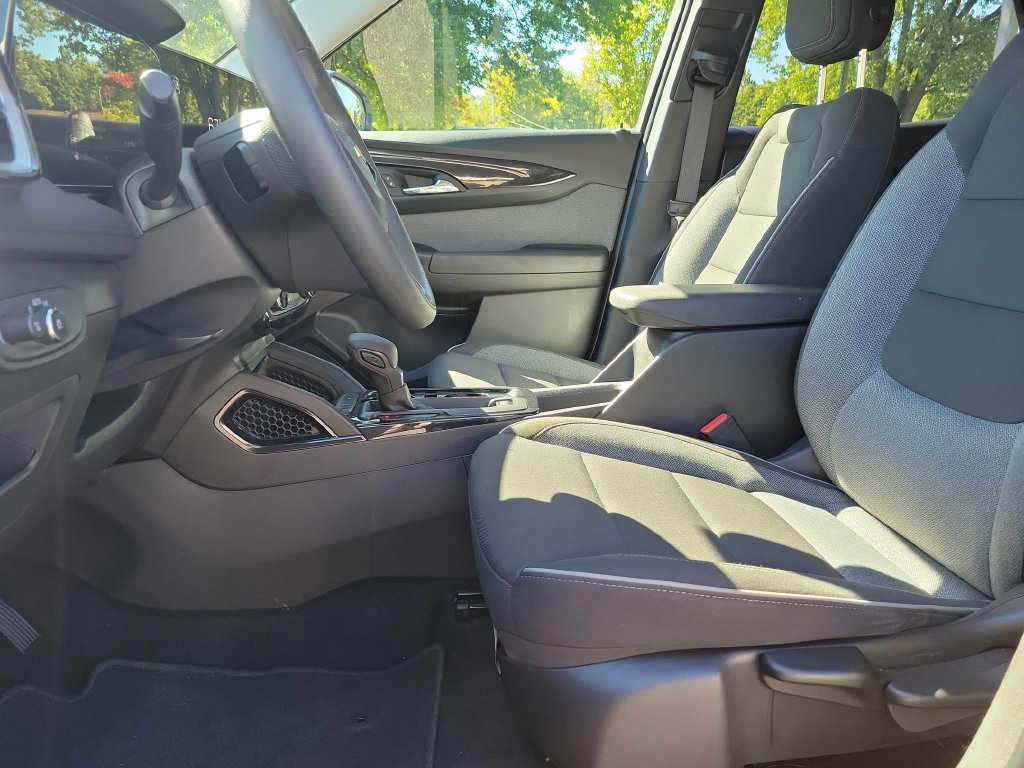 Used 2025 Chevrolet TrailBlazer LT FWD image 25