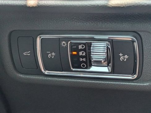 Used 2022 Lincoln Corsair Reserve w/ Elements Package FWD image 23