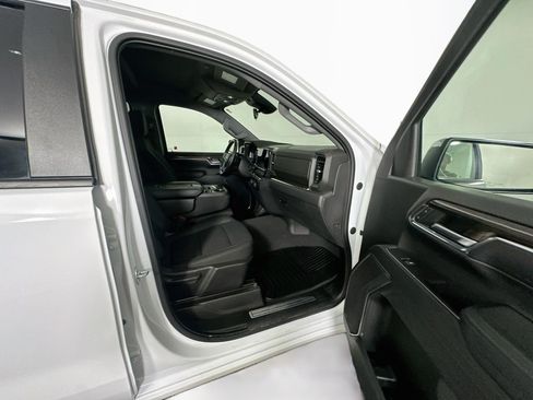 Used 2023 Chevrolet Silverado 1500 LT AWD/4WD image 30