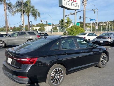 Used 2025 Volkswagen Jetta Sport FWD image 2