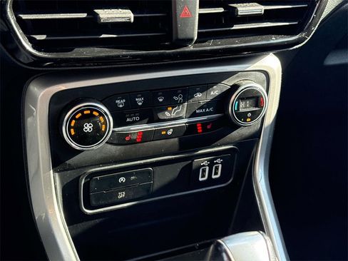 Used 2021 Ford EcoSport Titanium image 19