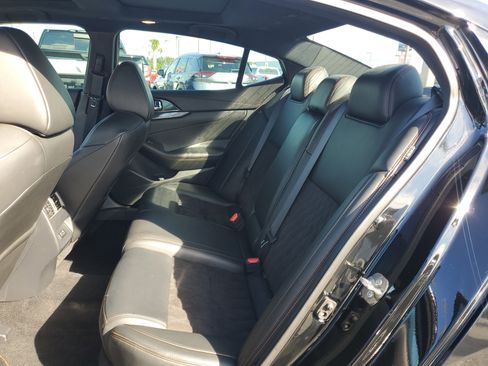 Certified 2019 Nissan Maxima SR w/ Premium Package image 15