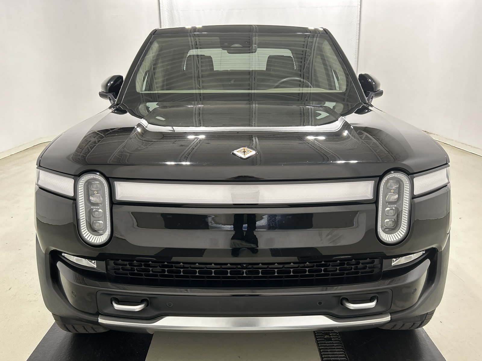 Used 2022 Rivian R1T Adventure AWD/4WD image 8