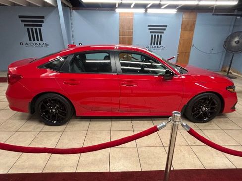 Used 2023 Honda Civic Sport image 5