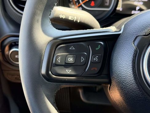 Used 2025 Jeep Wrangler Unlimited Rubicon AWD/4WD image 10