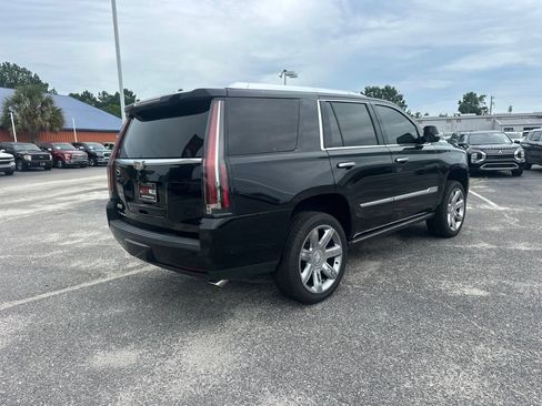 Used 2019 Cadillac Escalade Premium Luxury RWD image 3
