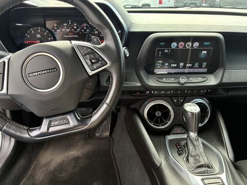 Used 2017 Chevrolet Camaro SS image 11