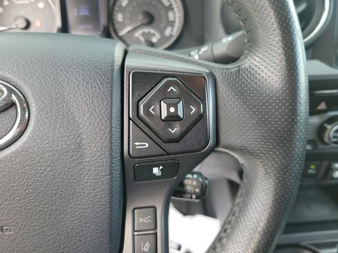 Used 2018 Toyota Tacoma TRD Sport w/ Technology Package AWD/4WD image 20