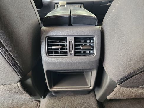 Used 2023 Nissan Rogue S AWD/4WD image 32