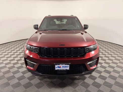 Used 2023 Jeep Grand Cherokee Altitude AWD/4WD image 11