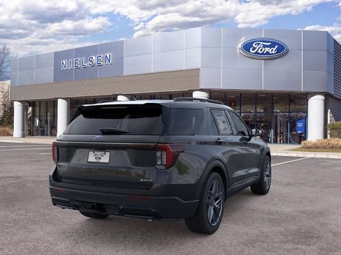 New 2026 Ford Explorer ST-Line w/ ST-Line Street Pack AWD/4WD image 16