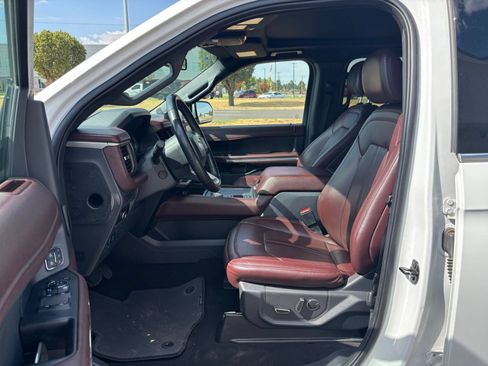 Used 2024 Ford Expedition Limited RWD image 29