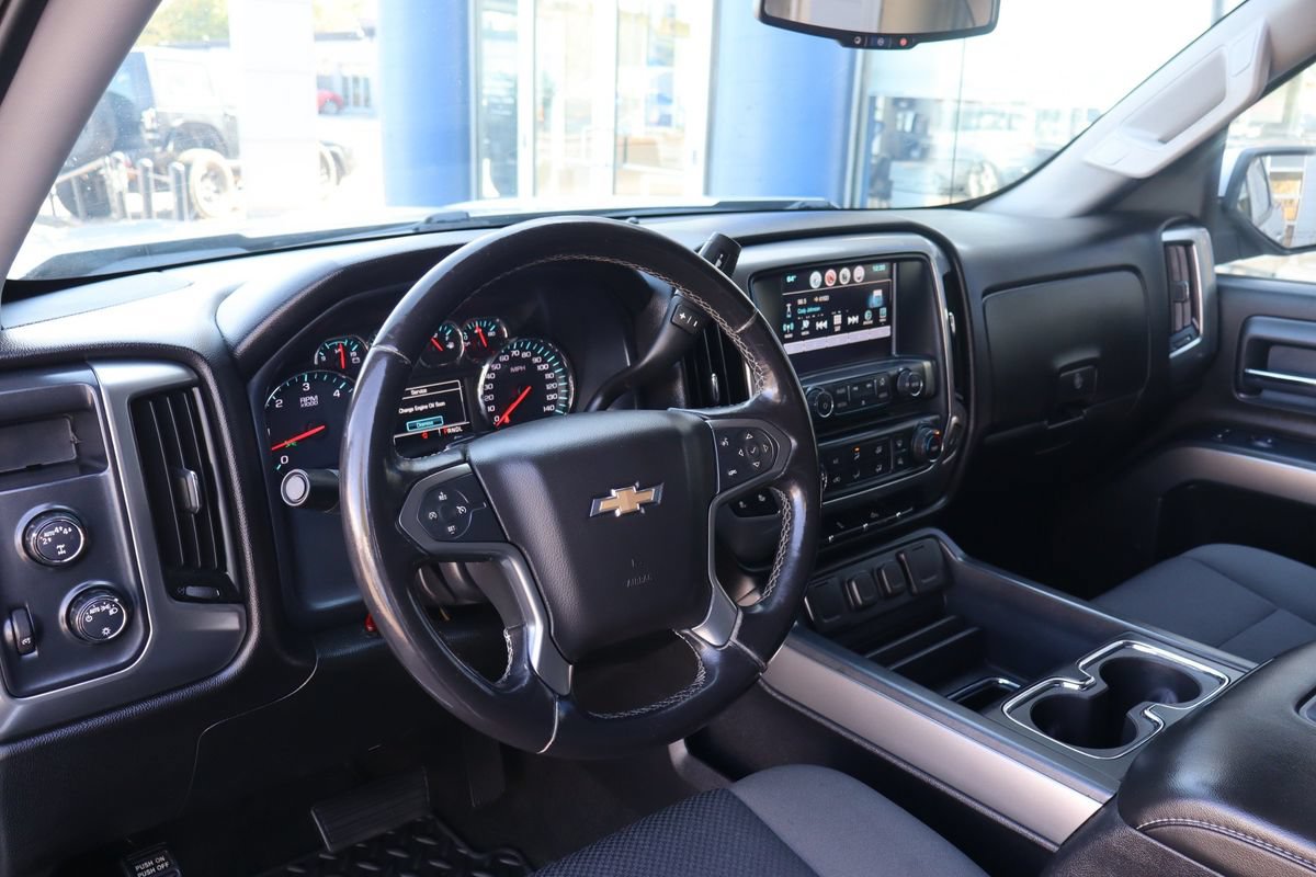 Used 2018 Chevrolet Silverado 1500 LT w/ Trailering Package AWD/4WD image 9
