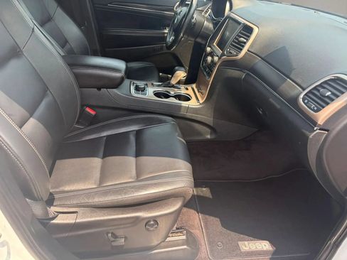 Used 2017 Jeep Grand Cherokee Limited AWD/4WD image 34