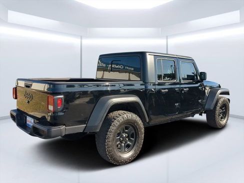 Used 2025 Jeep Gladiator Sport AWD/4WD image 2